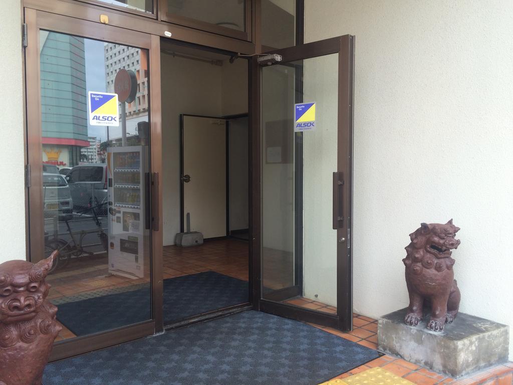 Capsule Dormitory Orion Tomari Екстер'єр фото