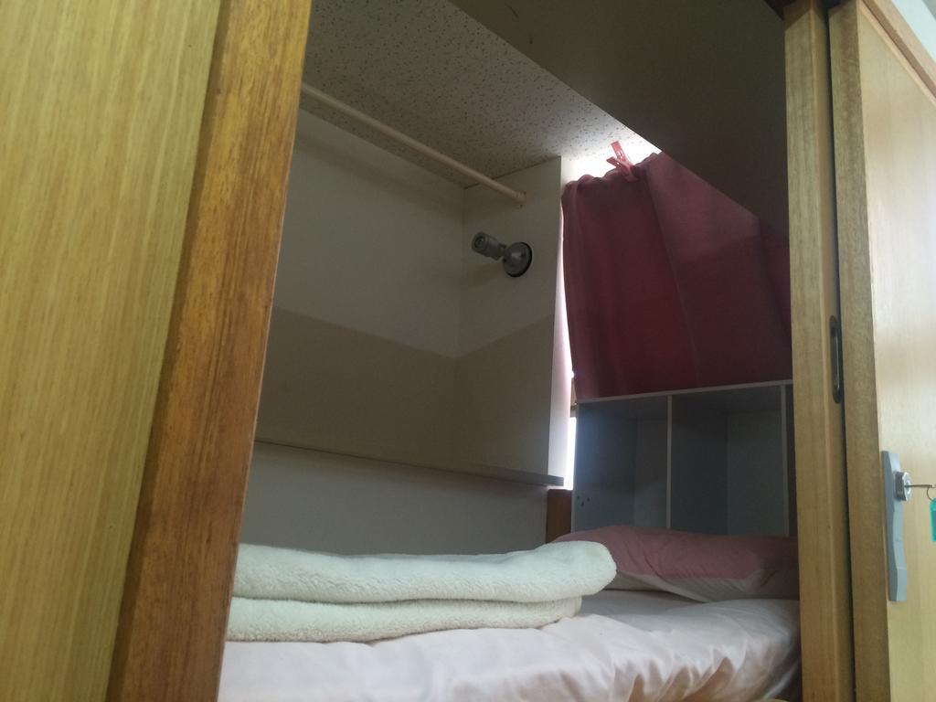 Capsule Dormitory Orion Tomari Екстер'єр фото