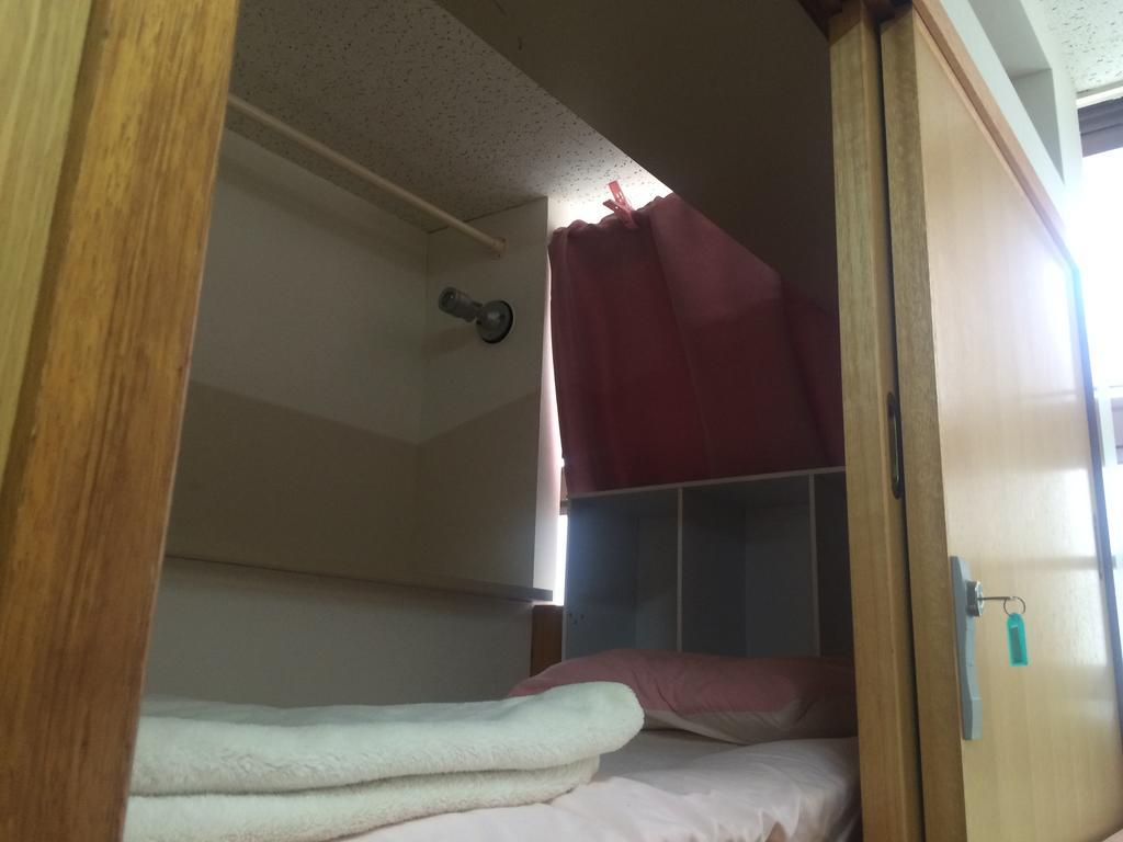 Capsule Dormitory Orion Tomari Екстер'єр фото