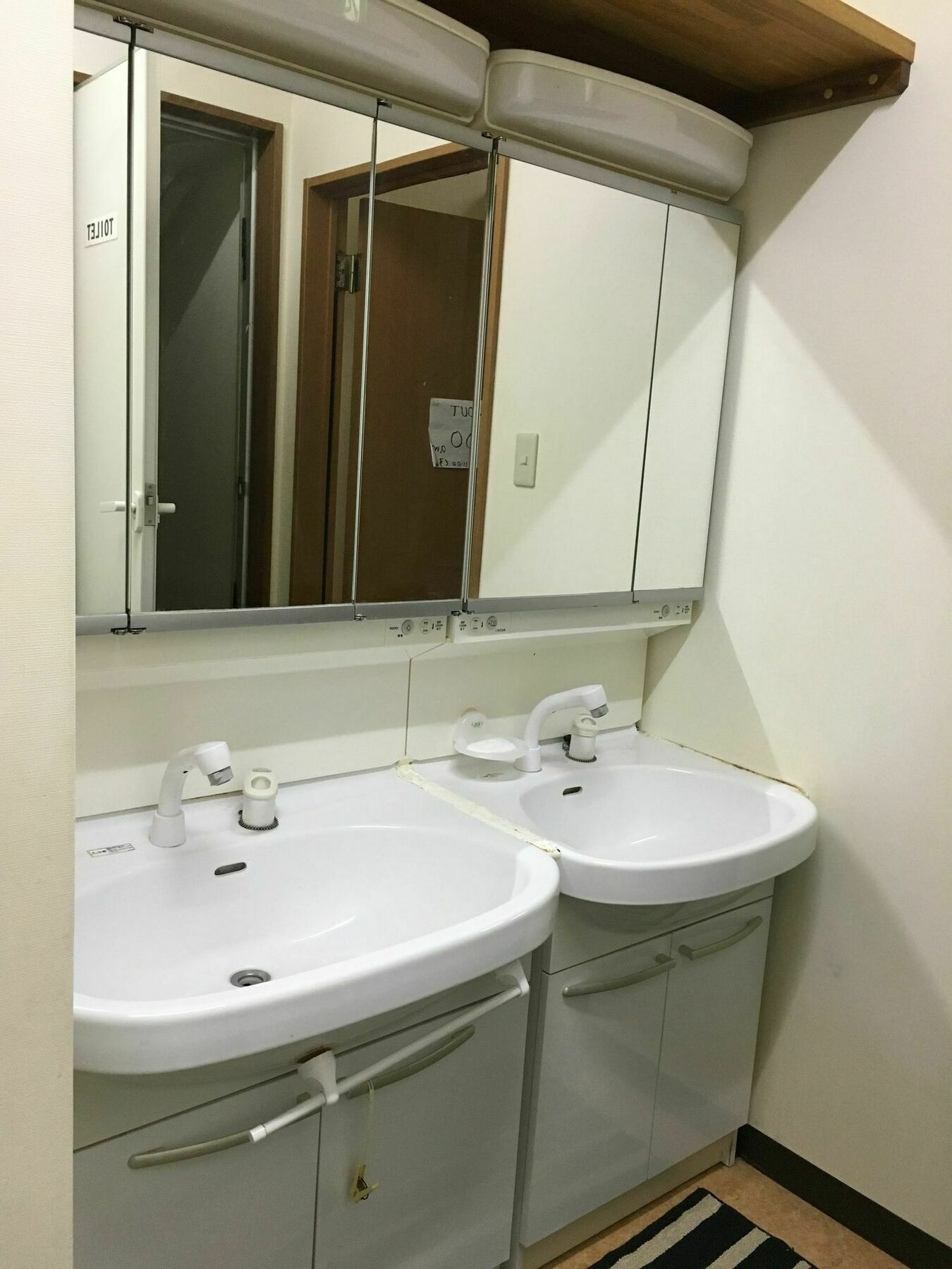 Capsule Dormitory Orion Tomari Екстер'єр фото